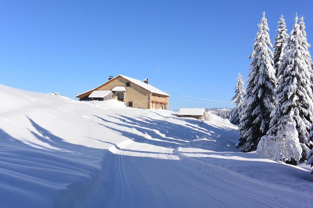 Cottage with Balcony in Haut-Jura Natural Park