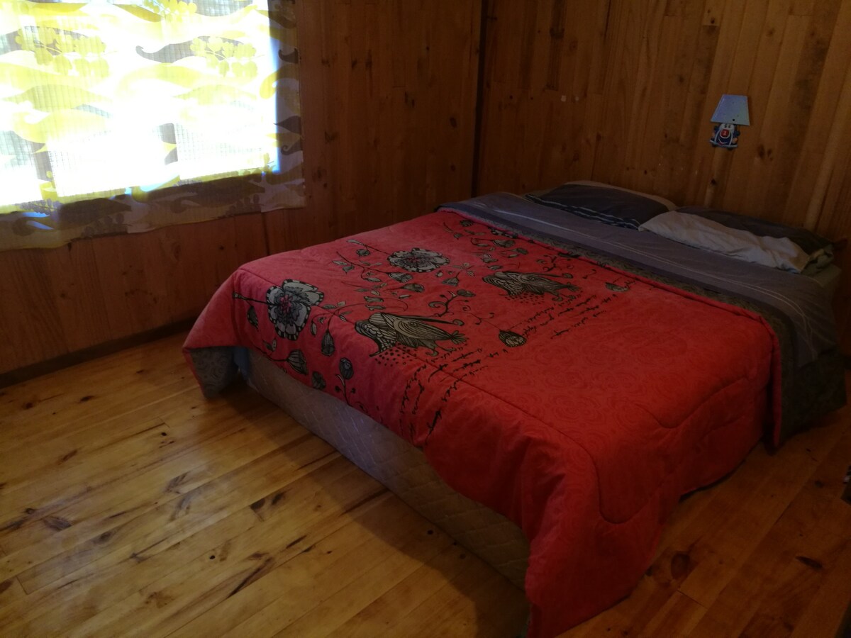 Private Room with Queen bed for 2