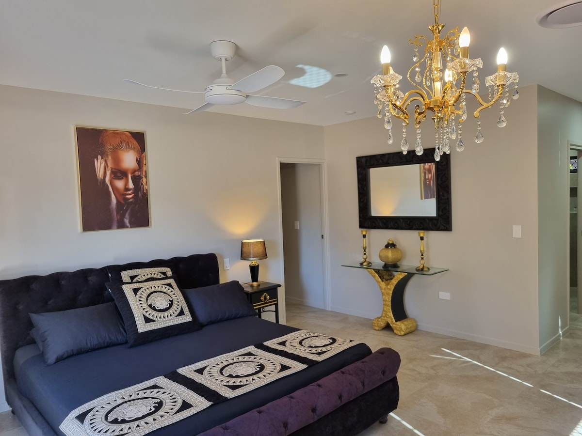 Luxury Versace Inspired One Bedroom - Baligara