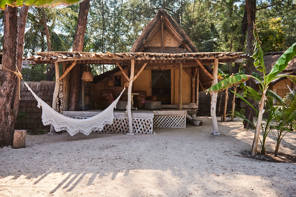 The Robinson Private Beach House - Gili Meno