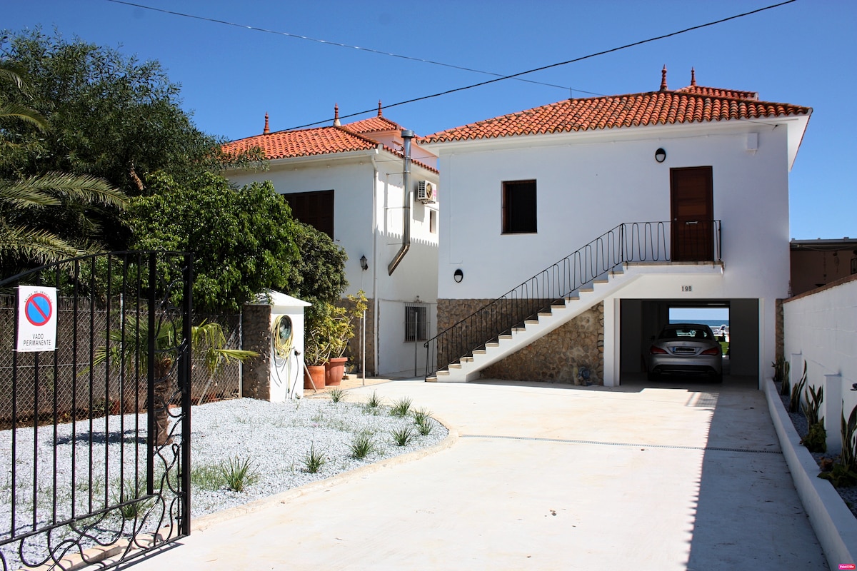 Chalet en primera línea de mar