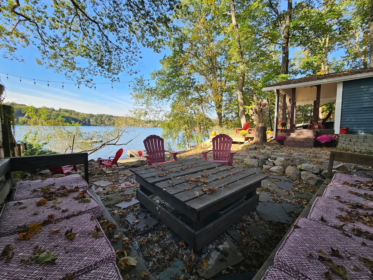 Cozy Lake Cabin