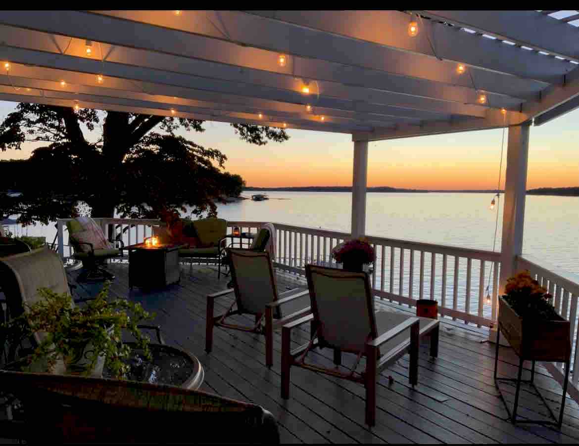 Sunset View Lakefront - Pet Friendly, Private Dock