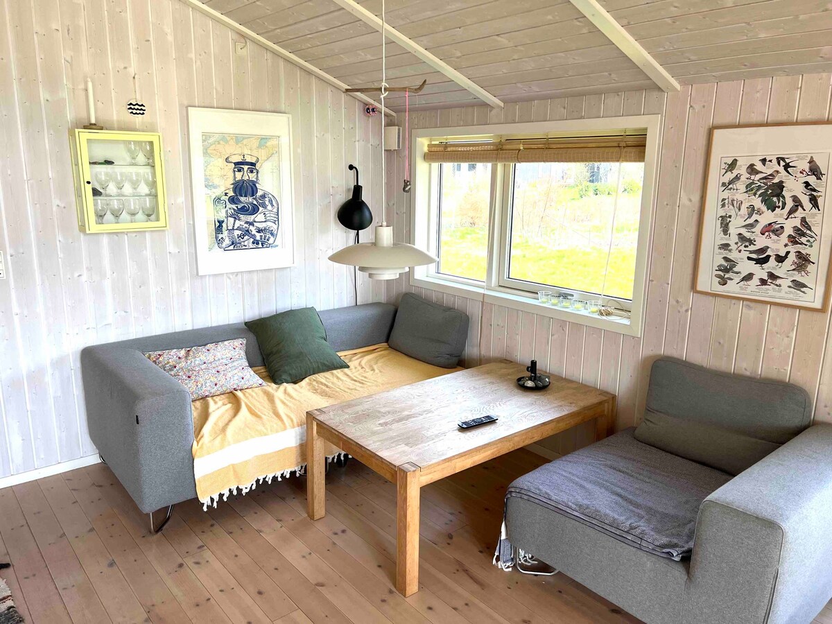 Hyggeligt sommerhus i Hårbølle med tre værelser