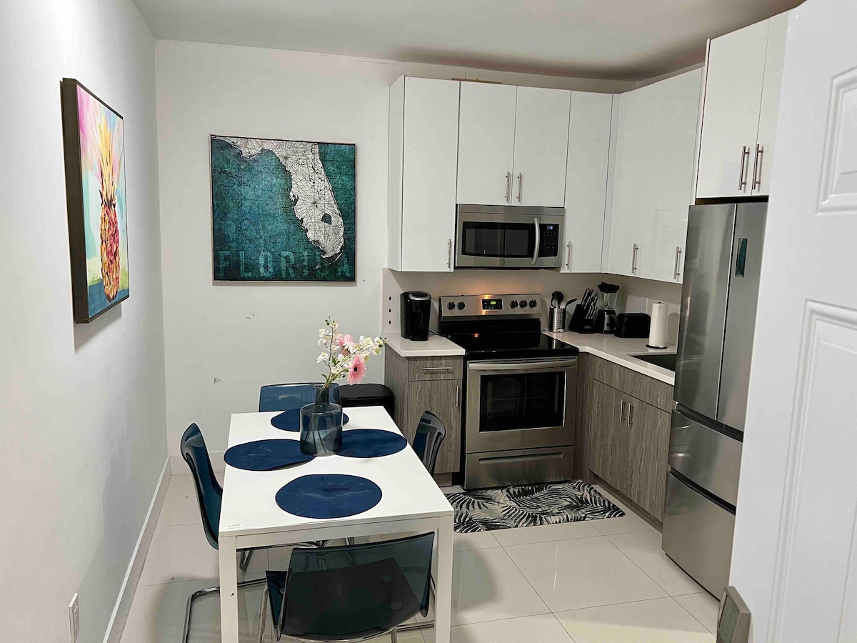 Modern Condo close to Miami attractions