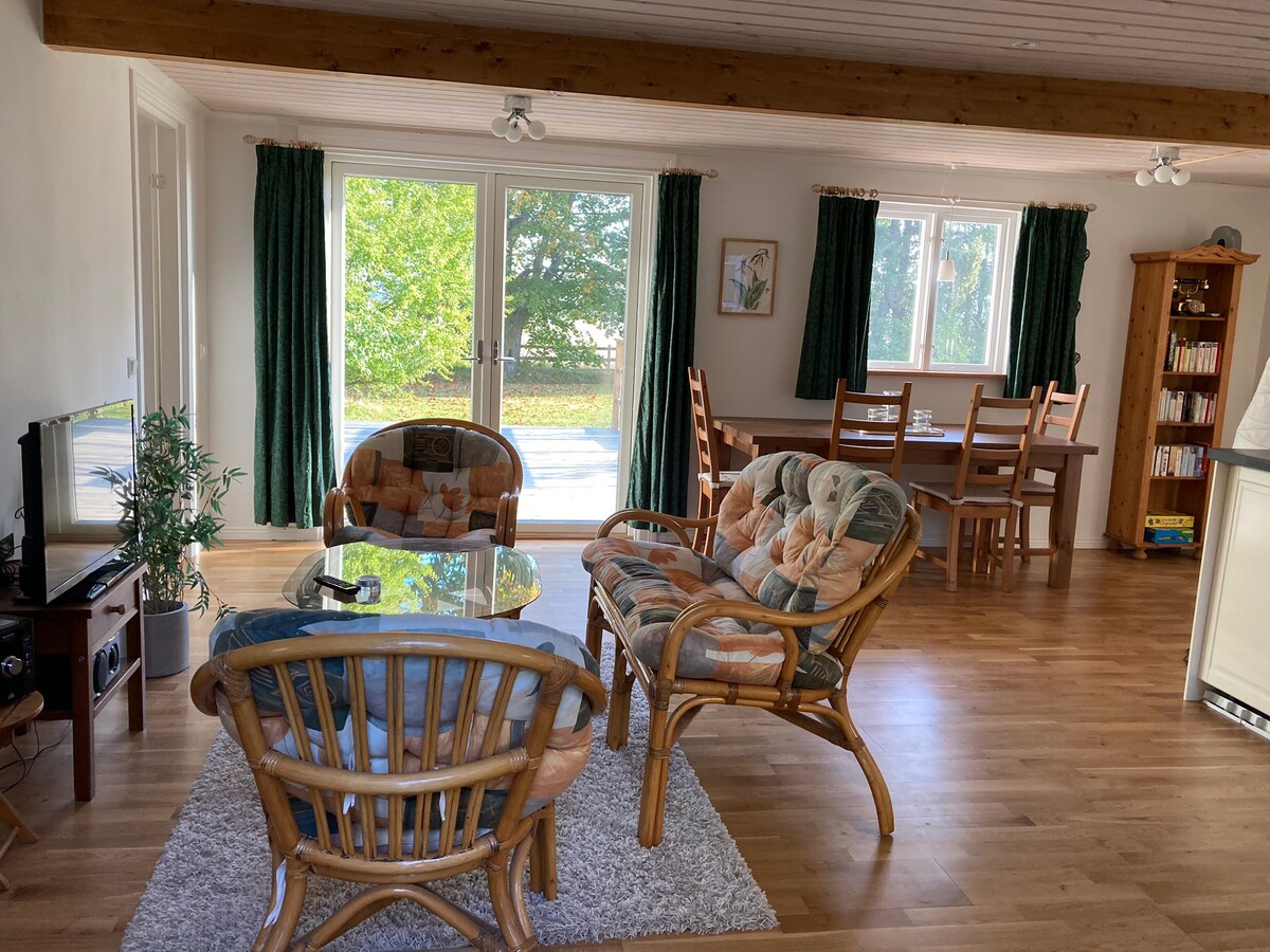 Ammor Cottage ，位于Gotlands Tofta Mästerby的石屋"