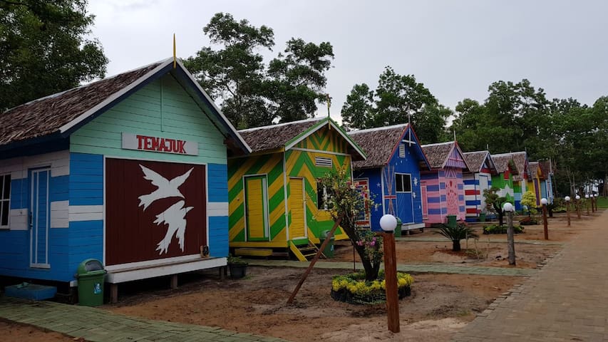 Villajlo2temajuk靠近telokmelano Paloh民宿 Villajlo2temajuk靠近telokmelano Paloh民宿