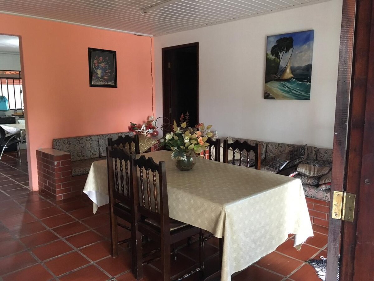 [JÁ RESERVADA RÉVEILLON] Casa em Guaratuba