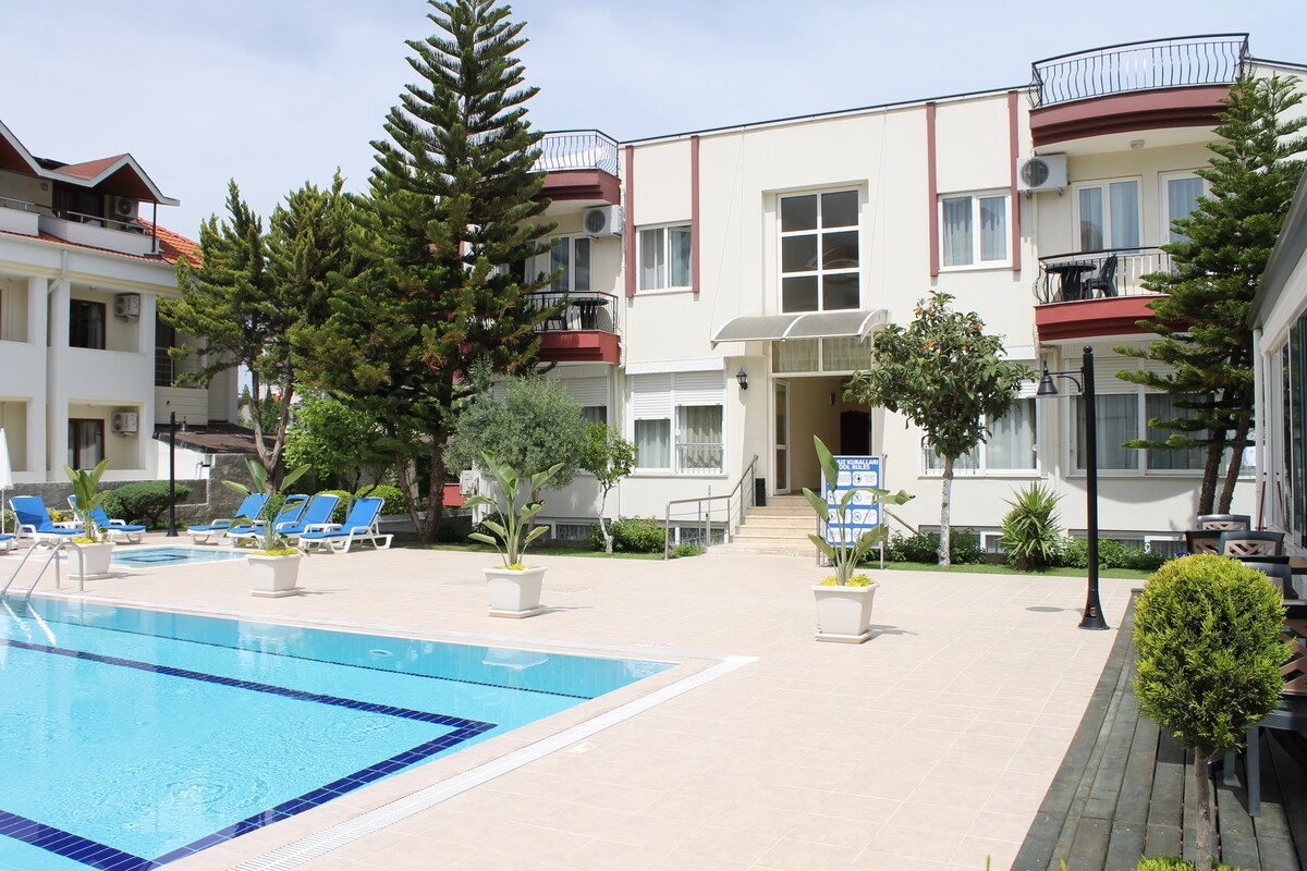 1 +1家具齐全的别墅，带泳池，距离海滩150米