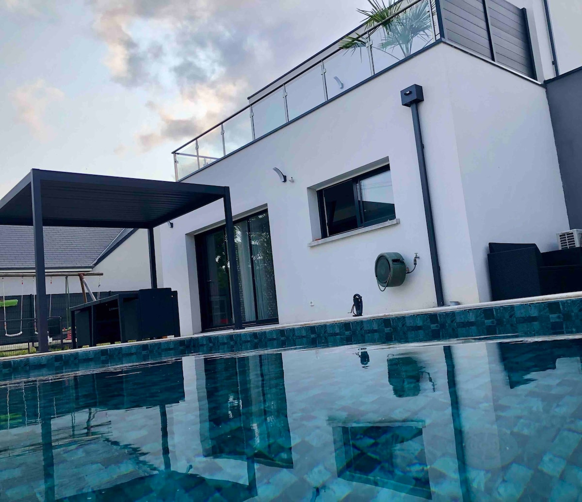 Maison contemporaine avec piscine en Touraine
