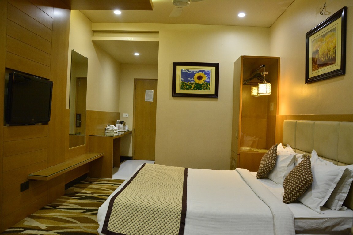 Hotel Surya Executive, Solapur Executive Suite Ac