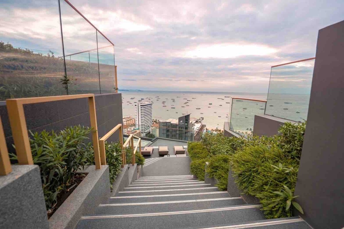 The EDGE high floor-central Pattaya w/ sunset view