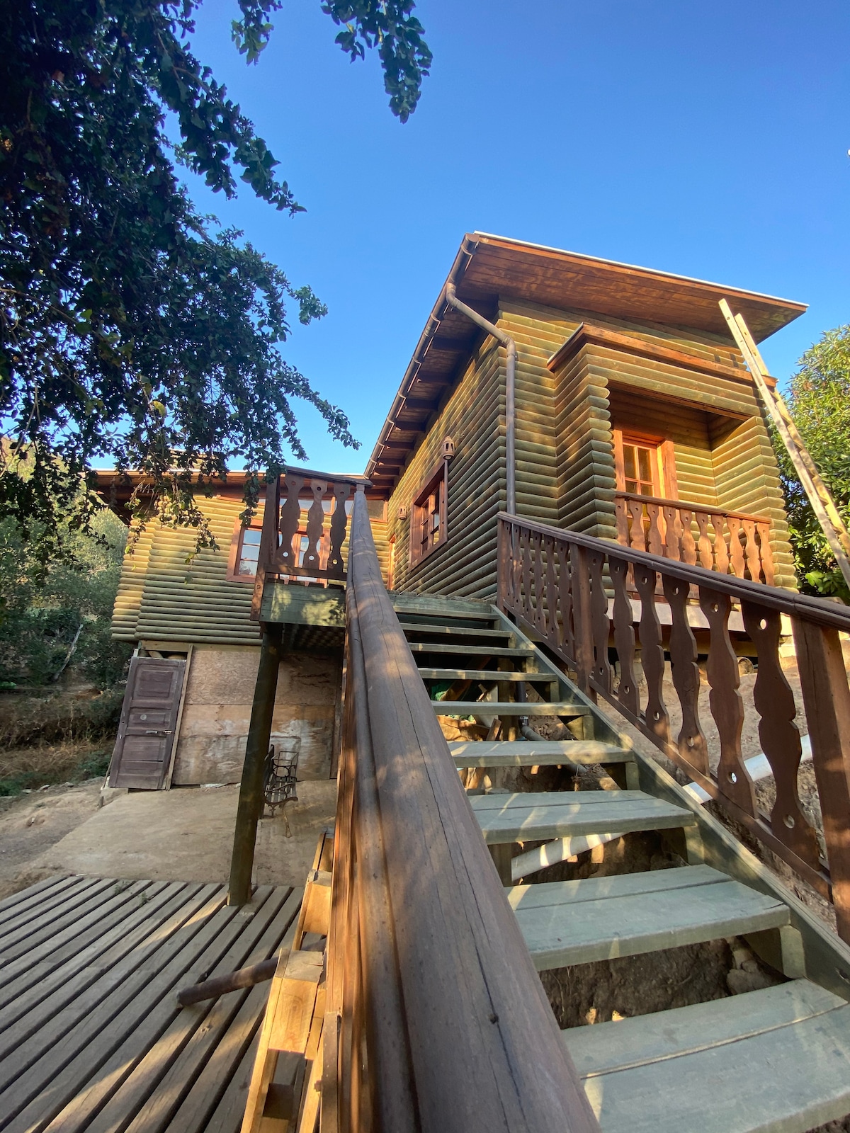 Cabaña con hermoso Quincho, Jardín y Piscina.