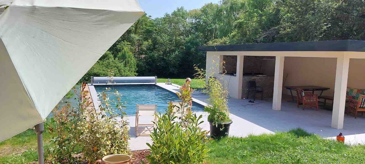 L’Auvergne au bord de la piscine