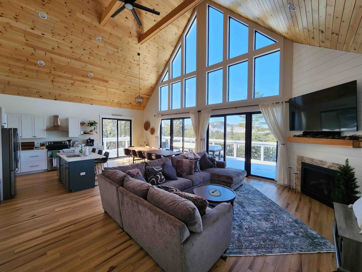 New! Beautiful chalet with sunset mountain views