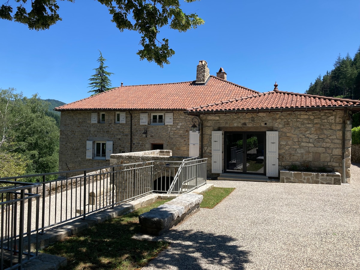 Ardèche的家庭住宅- LES Charriers