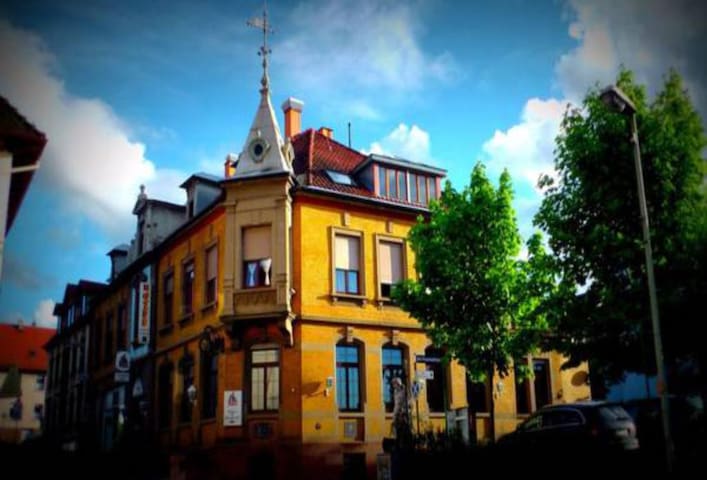 普福尔茨海姆(Pforzheim)的民宿