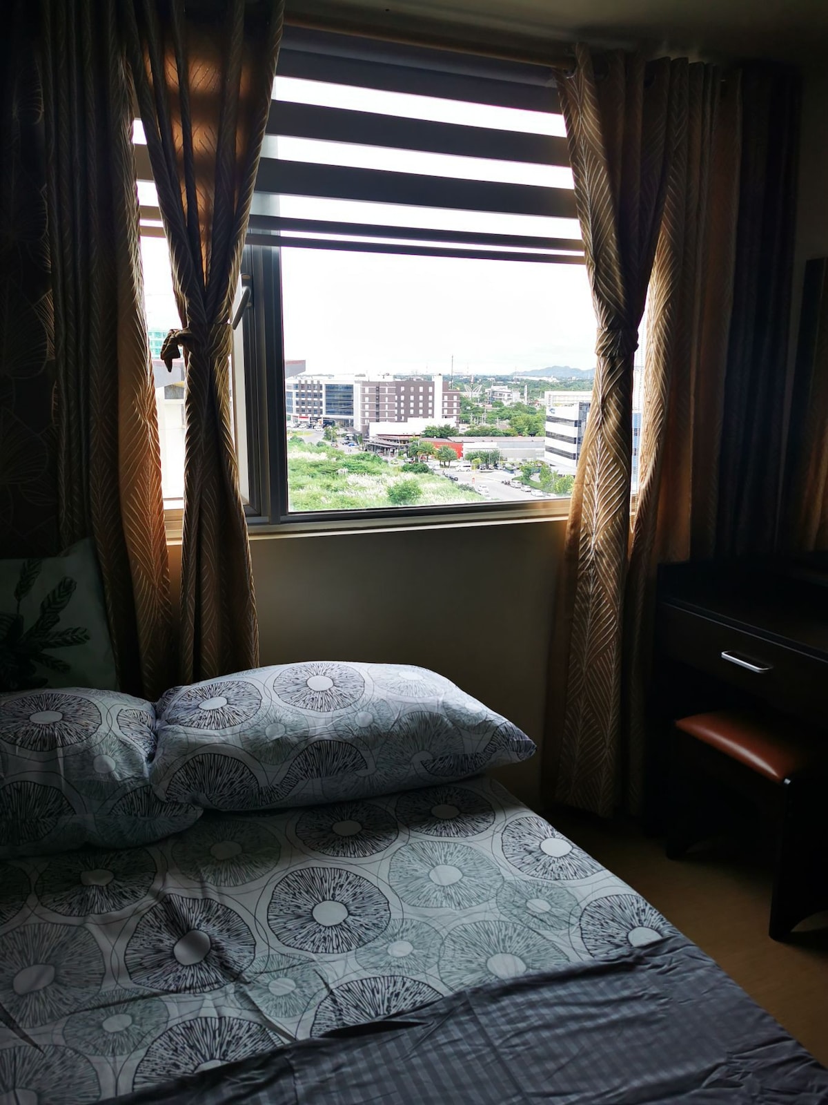 Avida tower1 studio condo
With Netflix & Wi-Fi