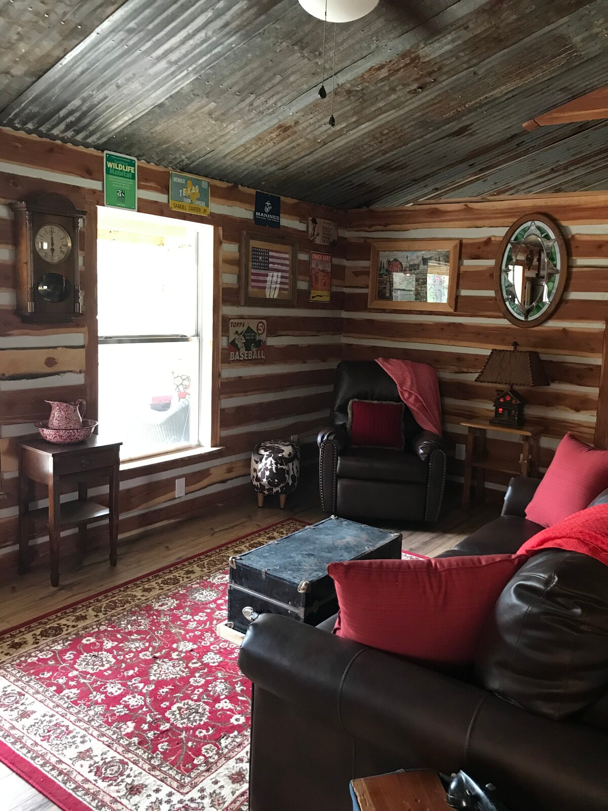 DND小木屋，位于德克萨斯州东部森林中的舒适度假胜地