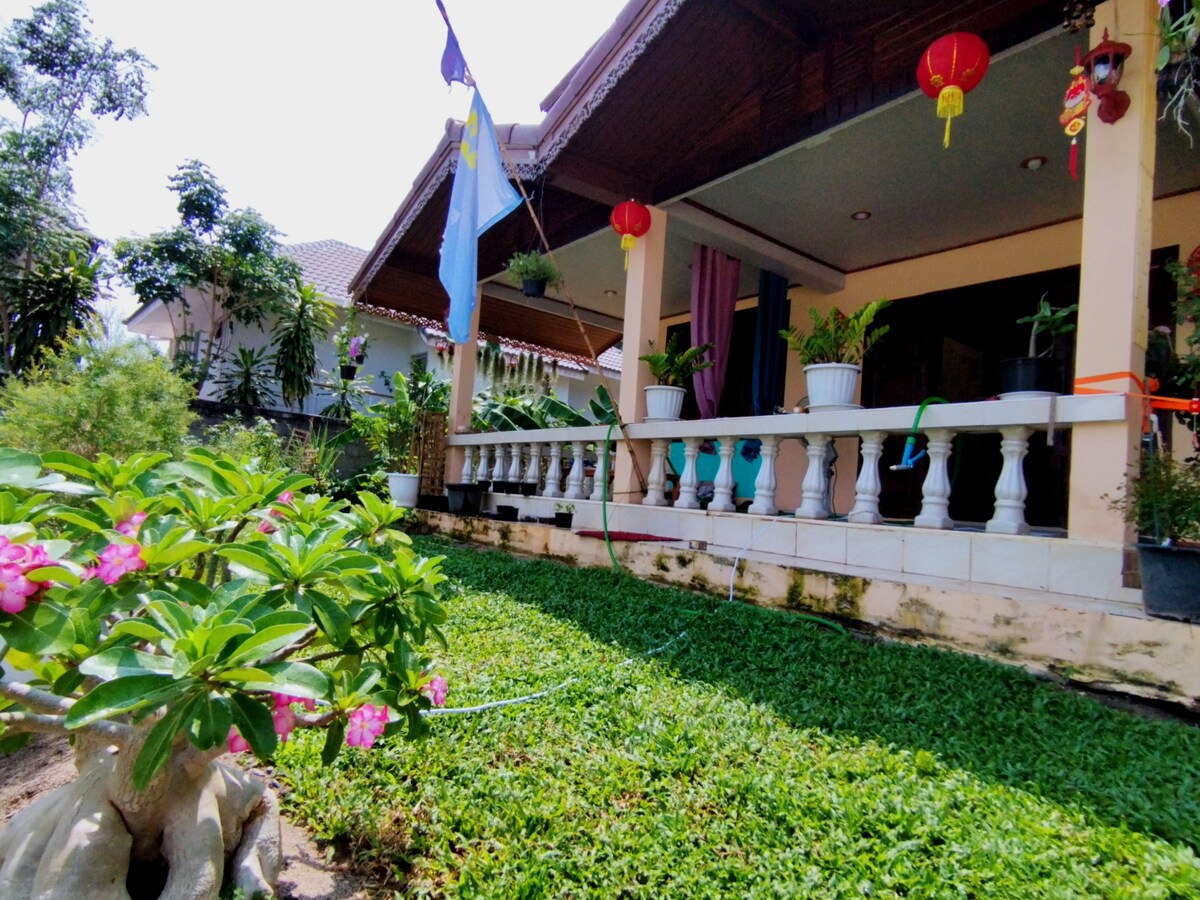 Classic Wooden Thai House Homestay 2nd floor A/C!
