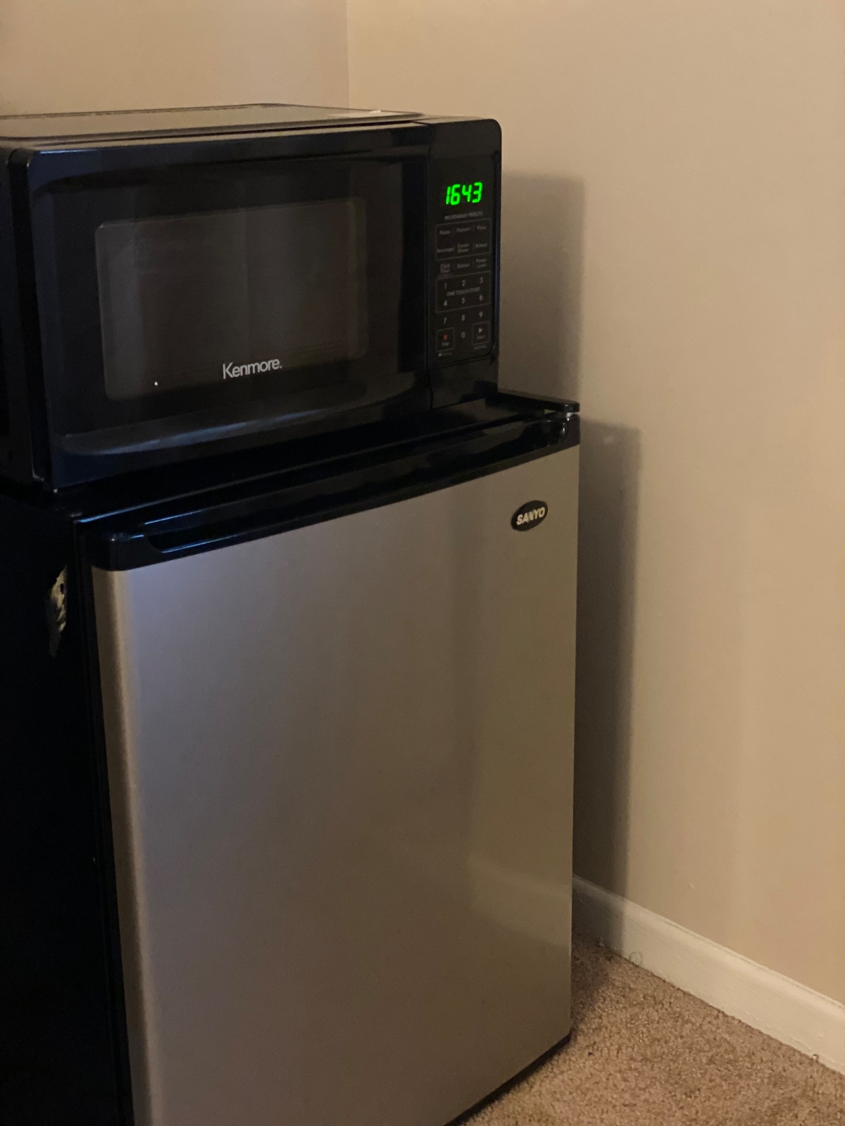 Private room in 2BR Unit w/wifi+washer+dryer