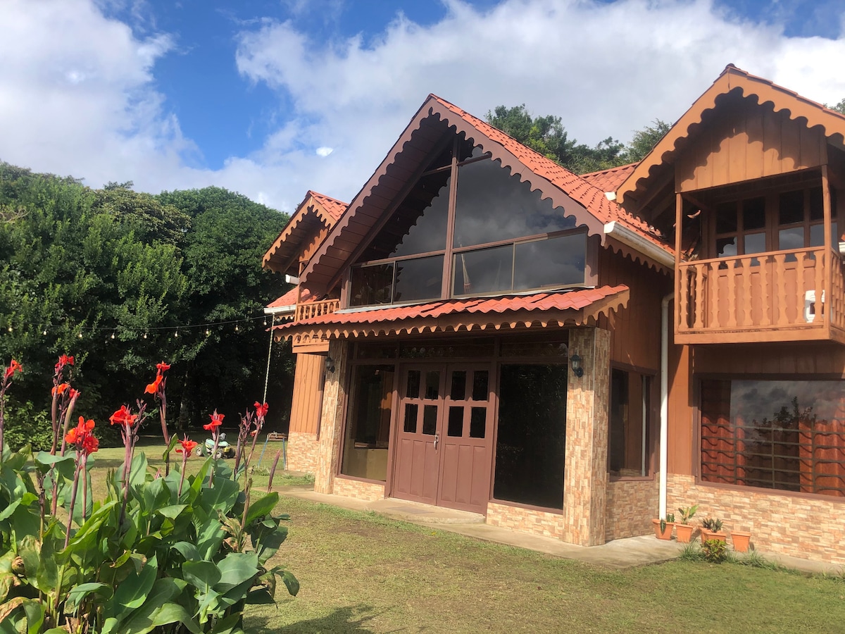 蒙特福德（ Monteverde ）美丽的天际线别墅