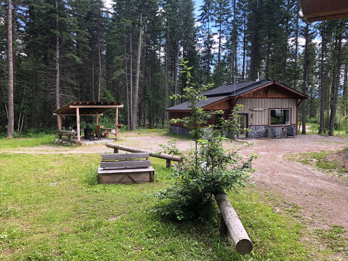 2 Private Forest Cabins ★ Close to town
