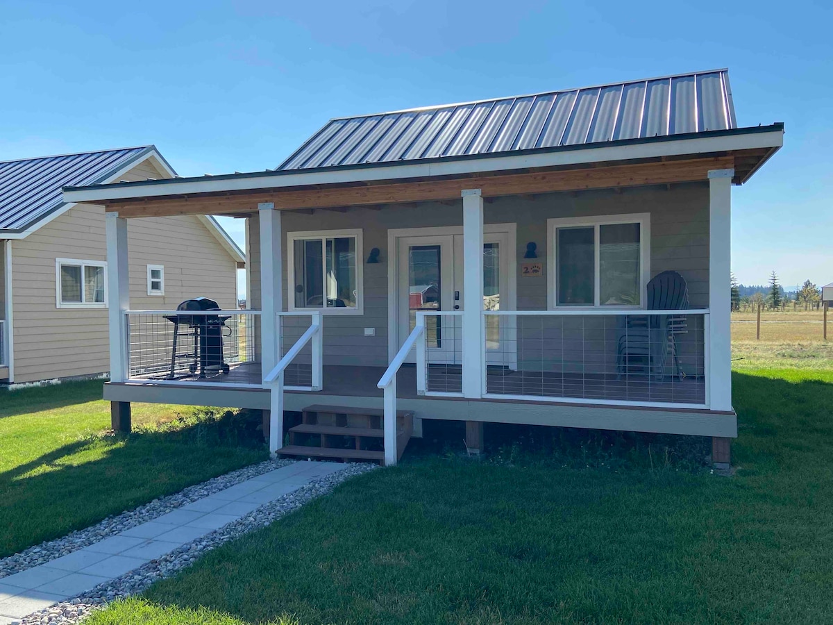 Natures Calling Cabin # 5 ，靠近Glacier NP