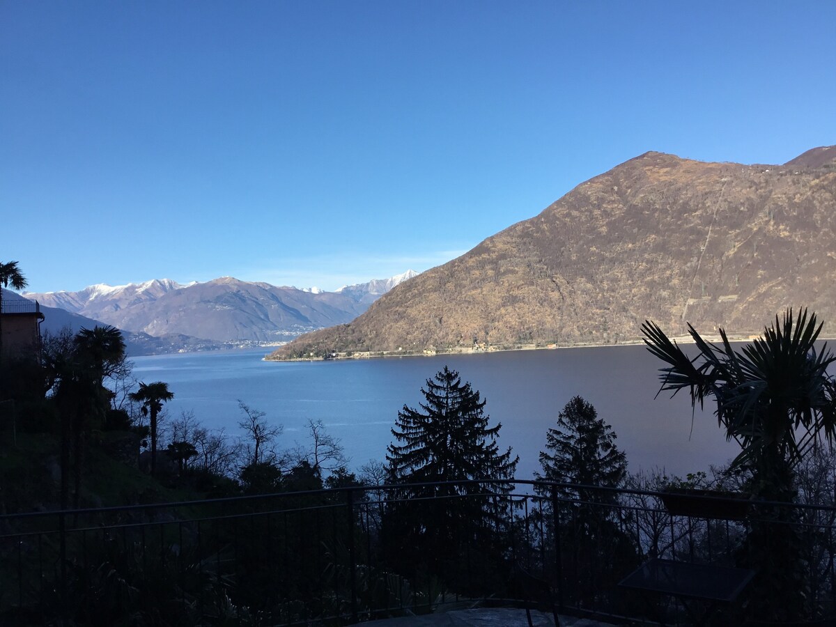 Lake Maggiore 2公寓