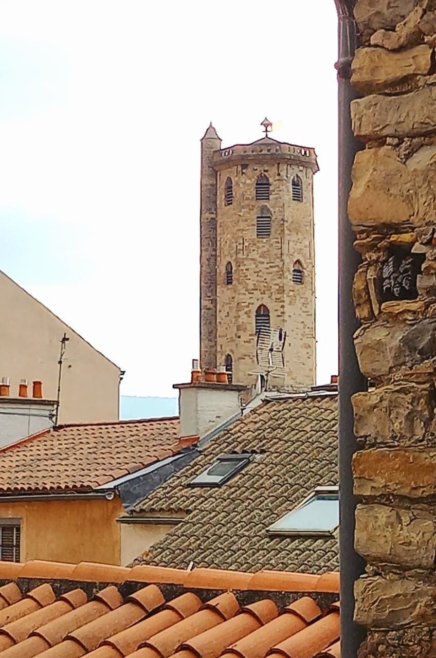 Joli studio avec terrasse au coeur du vieux Millau