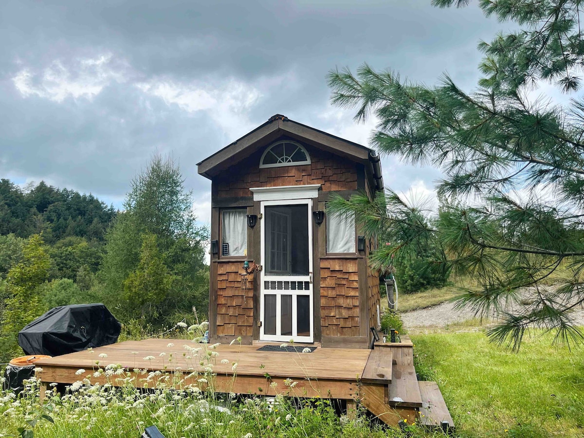 Rustic Vermont Tiny Home - Off Grid