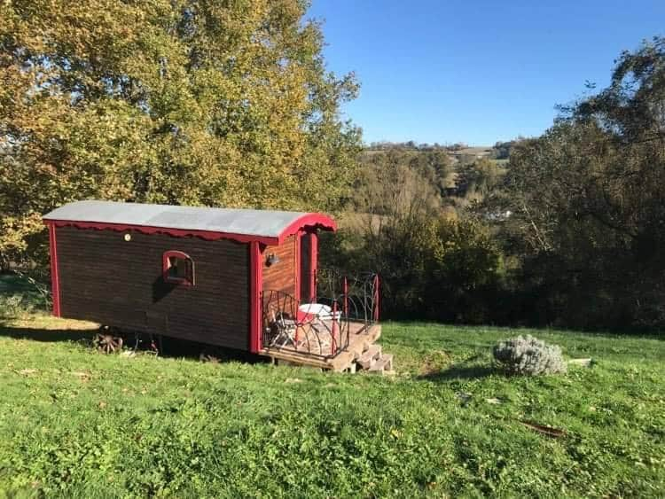 La Roulotte située au Domaine des Laminak