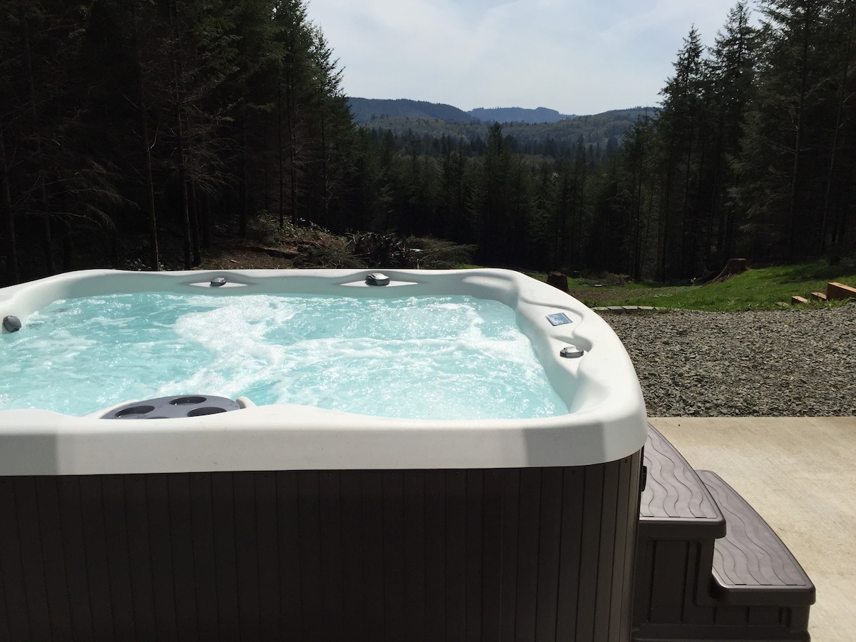Lakewood Retreat ：平静、放松和热水浴缸！
