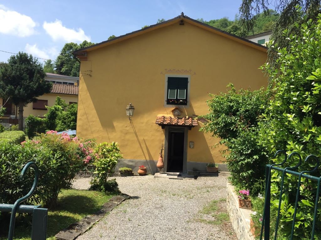 Bagni di Lucca市中心的普通民宅