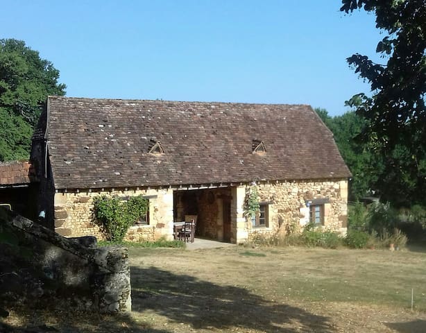 Rouffignac-Saint-Cernin-de-Reilhac的民宿