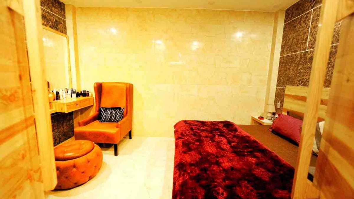 #Private 1 Bedroom Apartment with Balcony NewDelhi