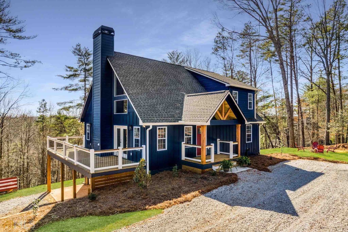 Luxe Modern Cabin Perched in Dahlonega Forest