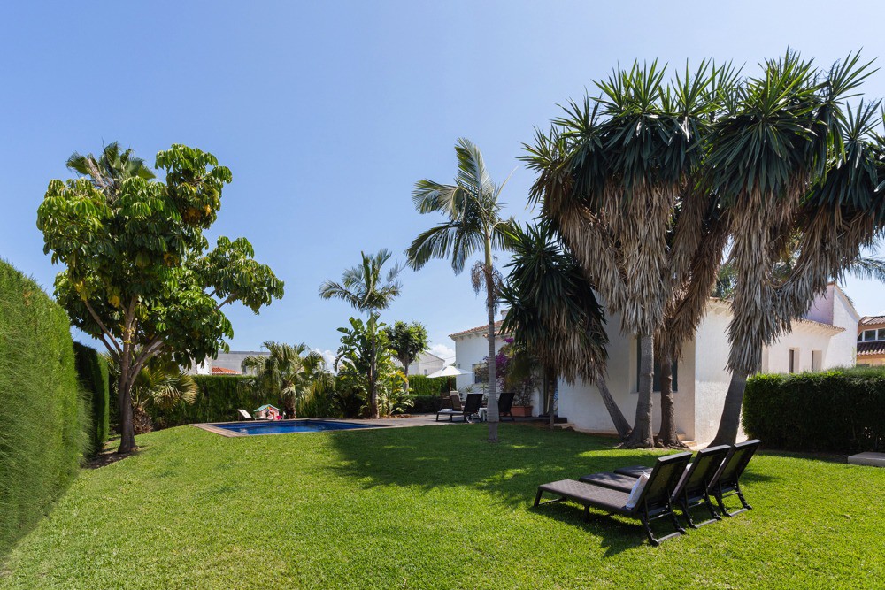 Casa Azahar。花园、泳池、海滩
