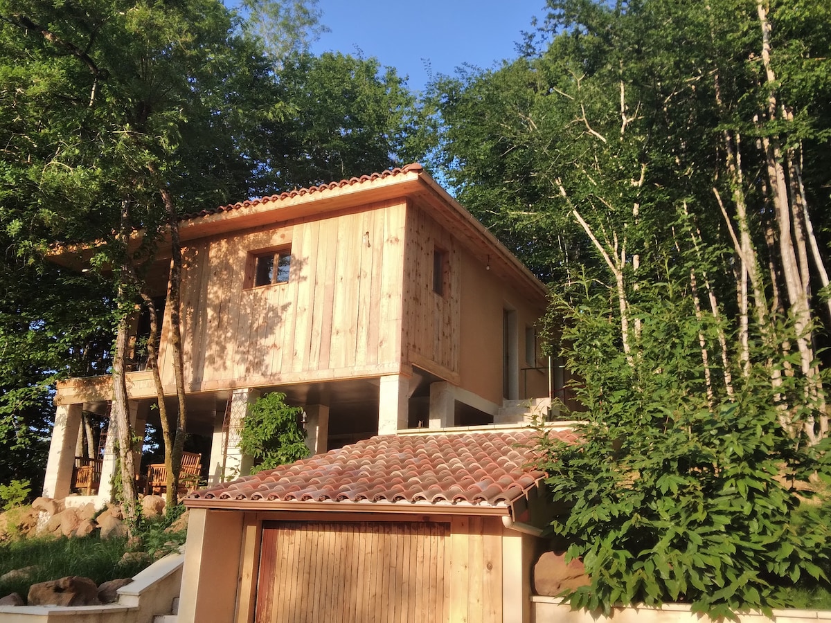 chalet sur pilotis en Périgord noir