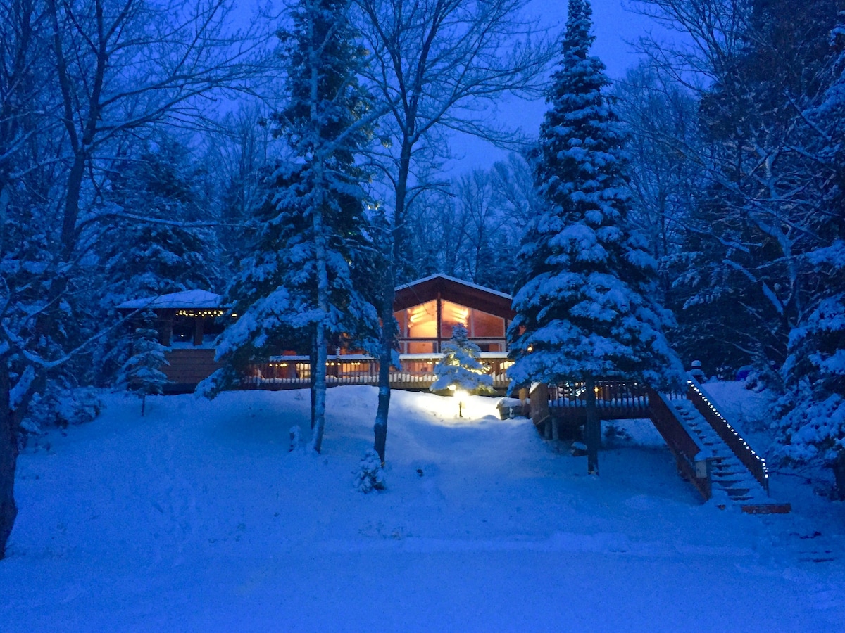 令人惊叹的四季小屋，带海滩，向南曝光