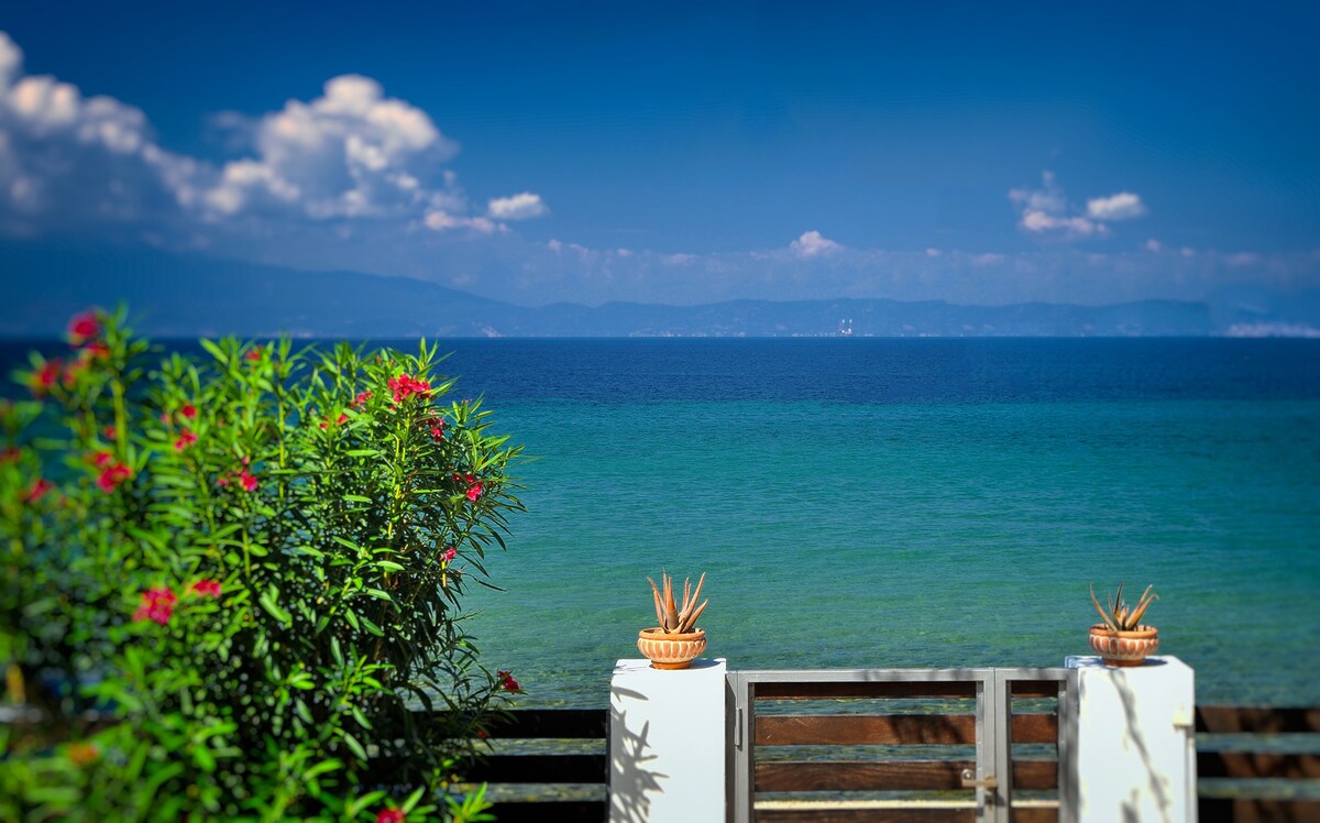 Balconies on Sea - The Garden Apartment