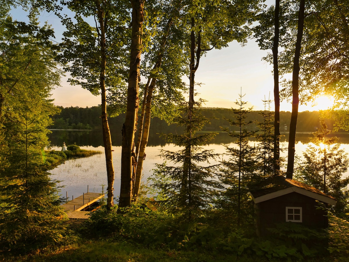 Kamaniskeg Lake Paradise