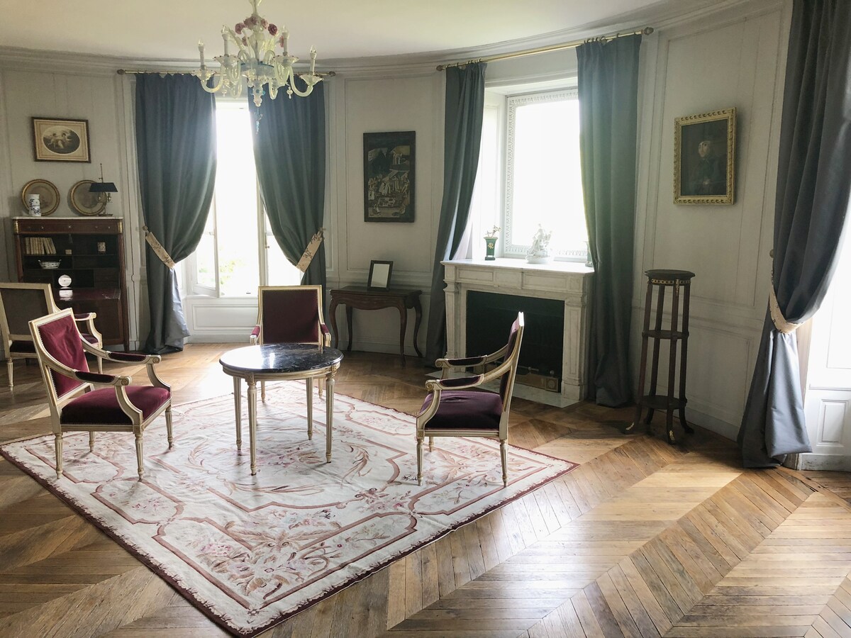 Suite de la Rotonde, Castel Saint-Léonard