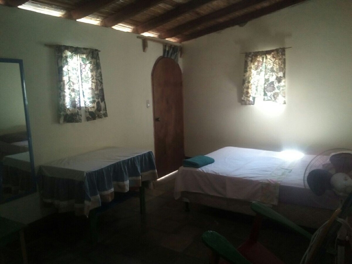 Spacious 4 bedroom home in Central Granada