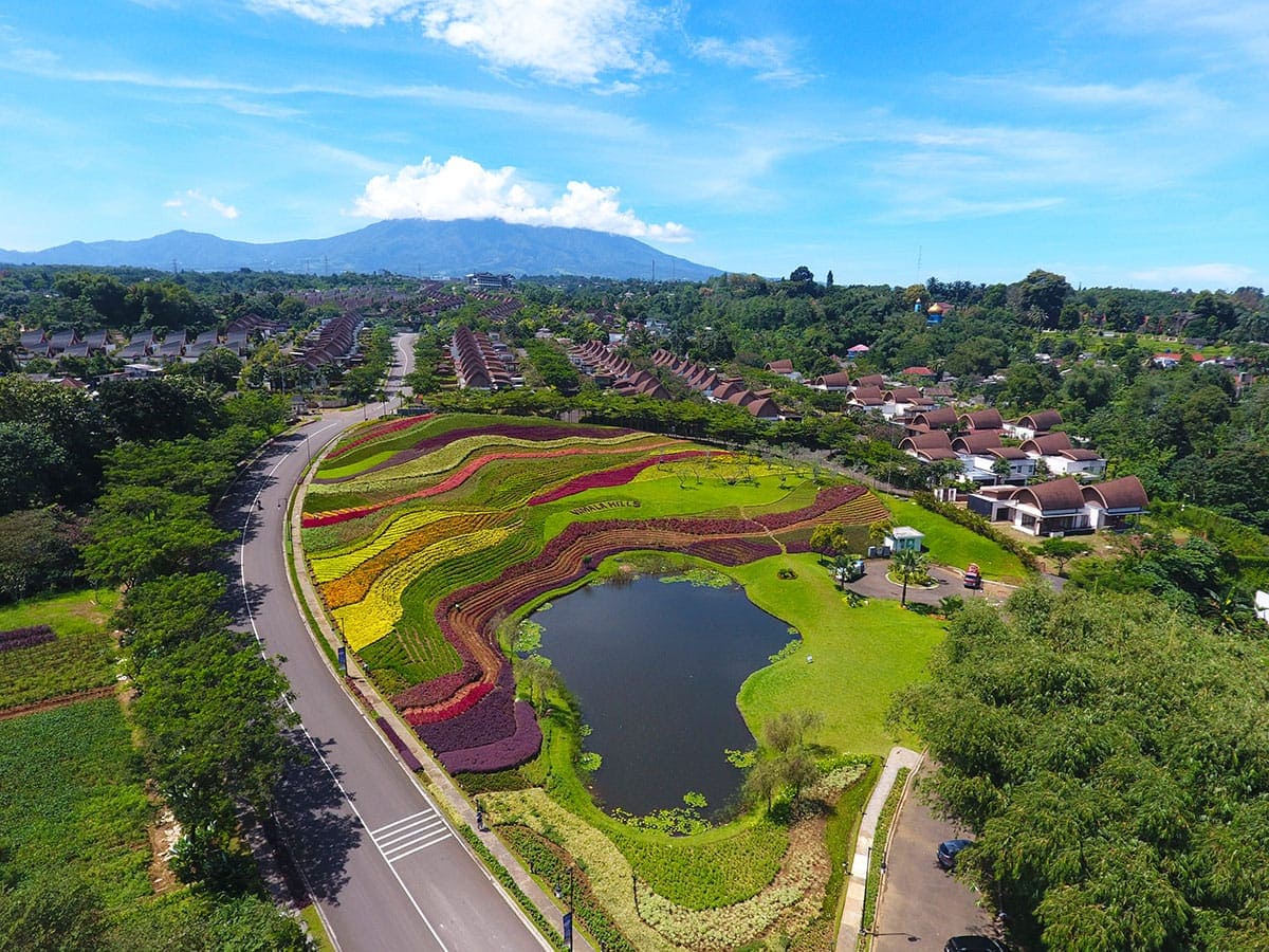 Vimala Hills舒适的Puncak Bogor别墅