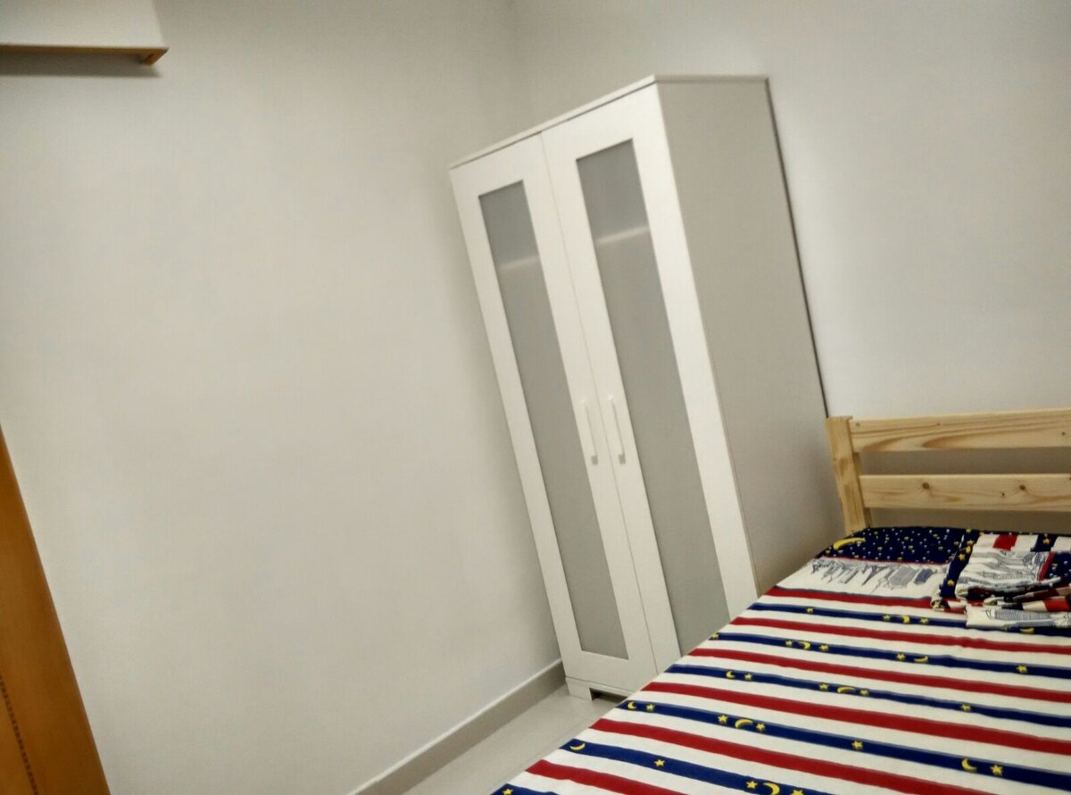 房间可供2人入住，靠近奥林匹克地铁站- Tai Kok Tsui公寓。
