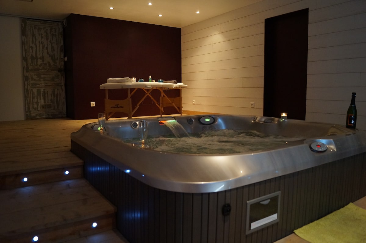 Le SPA 'Cieux -带热水浴的健康茧小屋