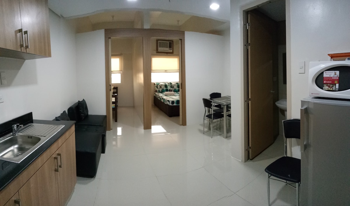 2卧室家具齐全的Jhocson Residences Sampaloc Manila L