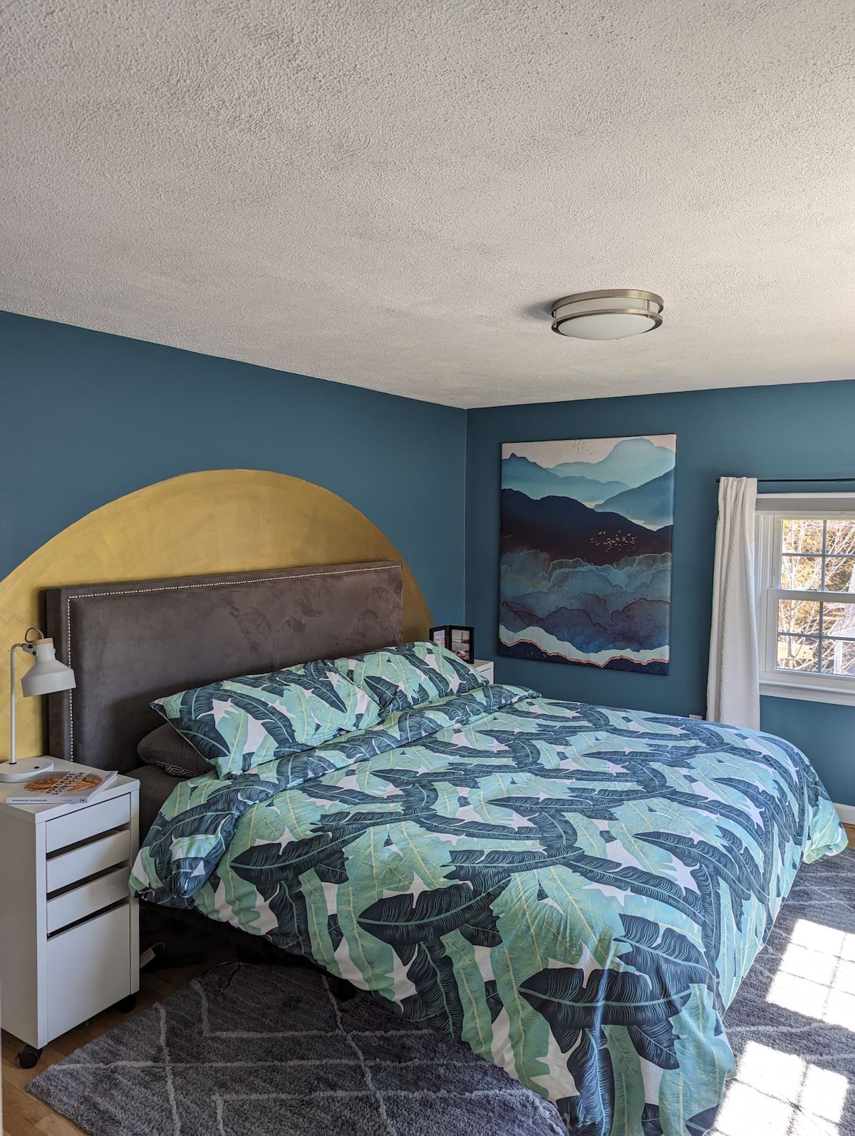 Peaceful Bedroom in East Lyme w/private bath