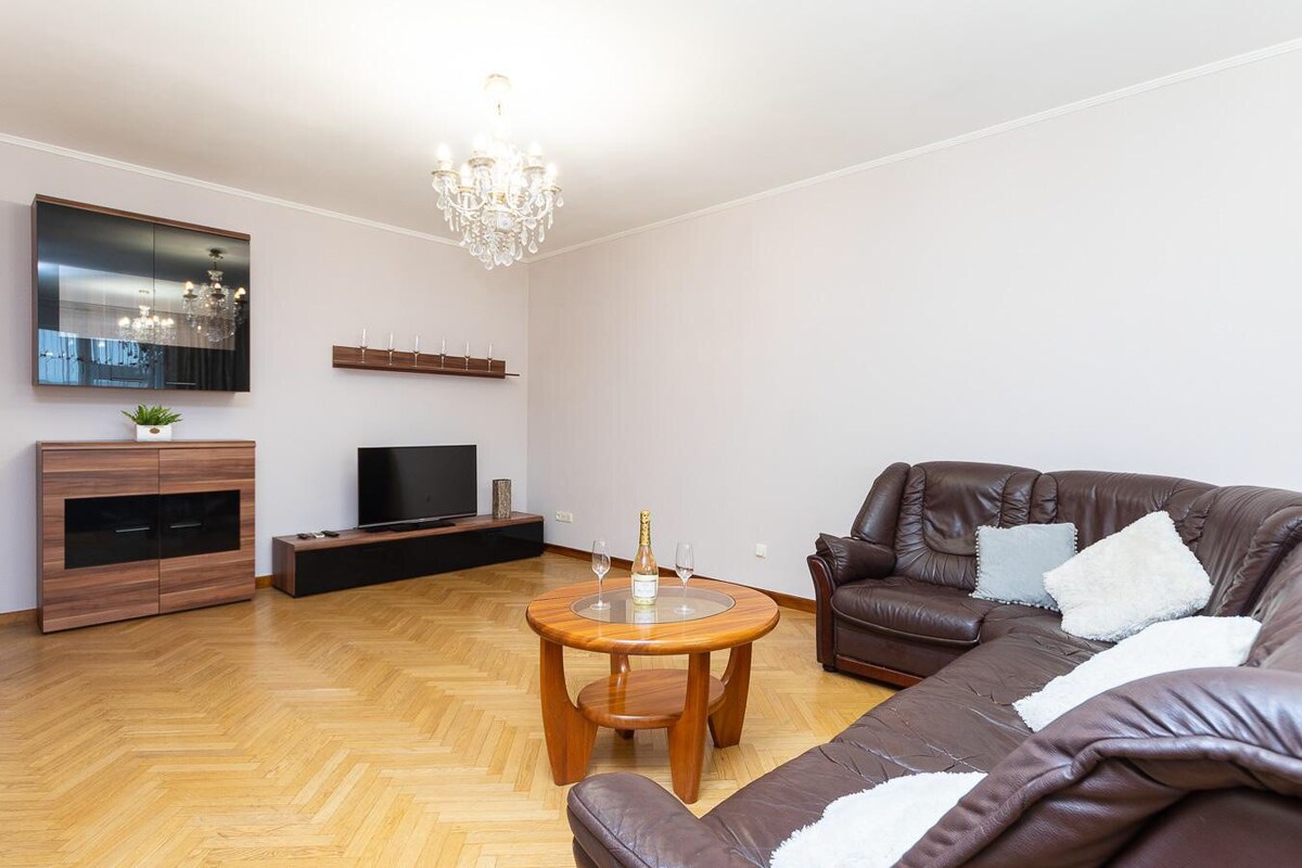 宽敞舒适的公寓Obolon Minsk